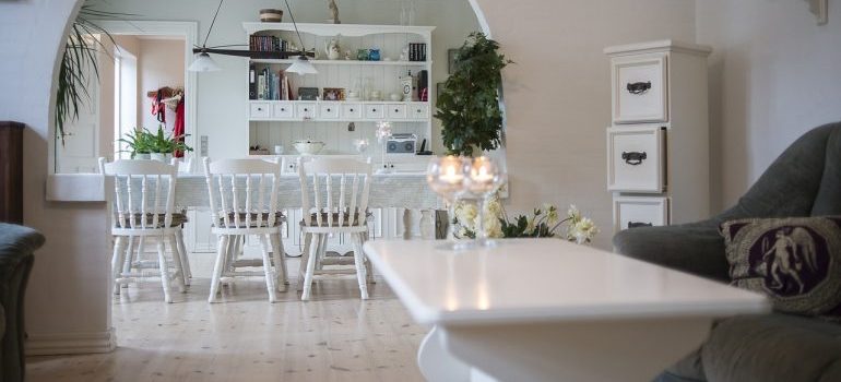 Living room and dinning room furniture for Washington DC movers to relocate.